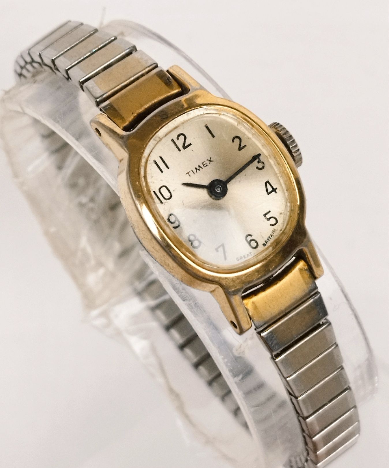 Ceas de damă vintage Timex mecanic, anii 1950, din otel inoxidabil.