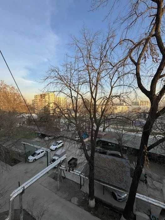 Продается отличная квартира 1в2/4/4. Шота Руставели.