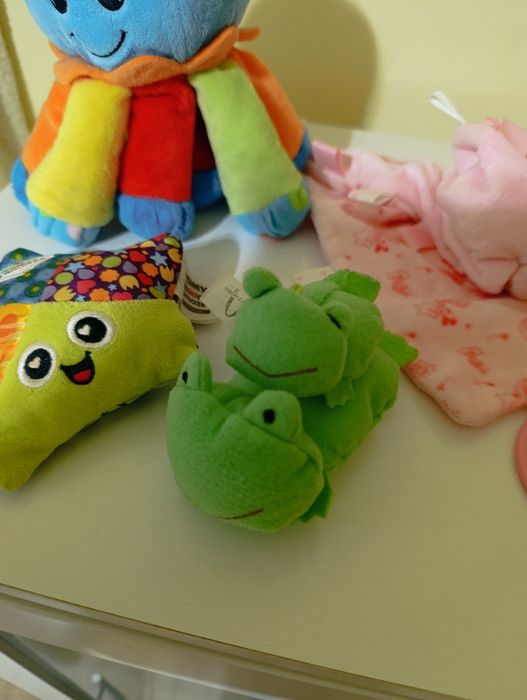 Jucarii zornaitoare si dentitie bebe Lamaze