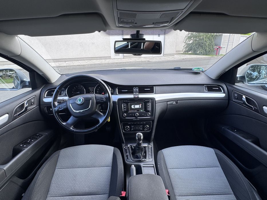 Skoda Super--Model Prezidential--2011--1.6 Diesel -STARE PERFECTA !!