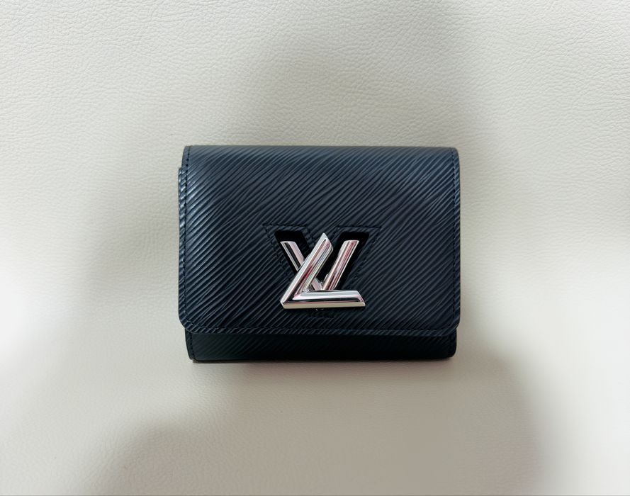 Portofel Louis Vuitton Twist Compact din piele Epi Negru ORIGINAL