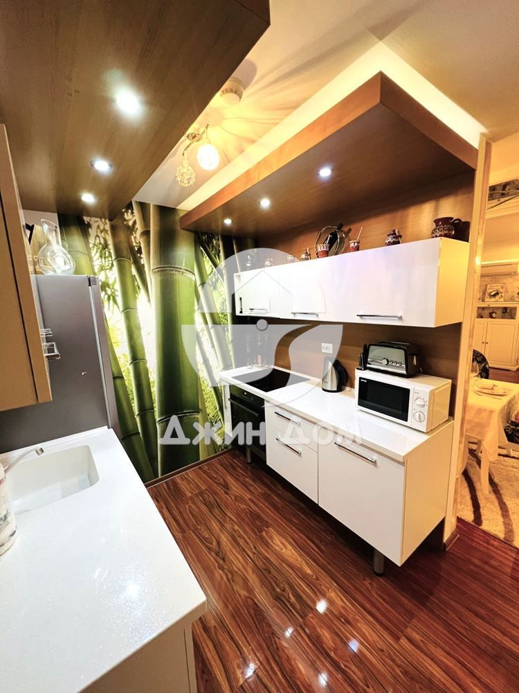 Продава се Многостаен апартамент в к.к. Слънчев бряг - 250 кв.м за 1080 €/кв.м - Снимка #3