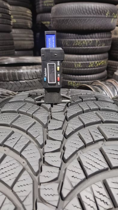 4бр зимни гуми 225/45/17 Kumho Winter Craft 
dot22