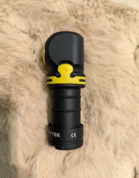 Armytek Elf c1 - фонарь армейский Оригинал.