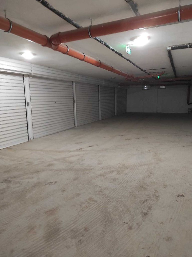 Дава се под наем Гараж / Паркомясто в Пловдив, Южен - 18 кв.м за 28900 € - Снимка #1