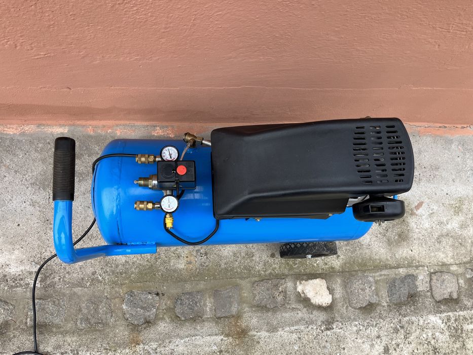 Маслен Компресор GUDE 1.85kw 50лит. 10бар. 250 L/min. Внос Гернания