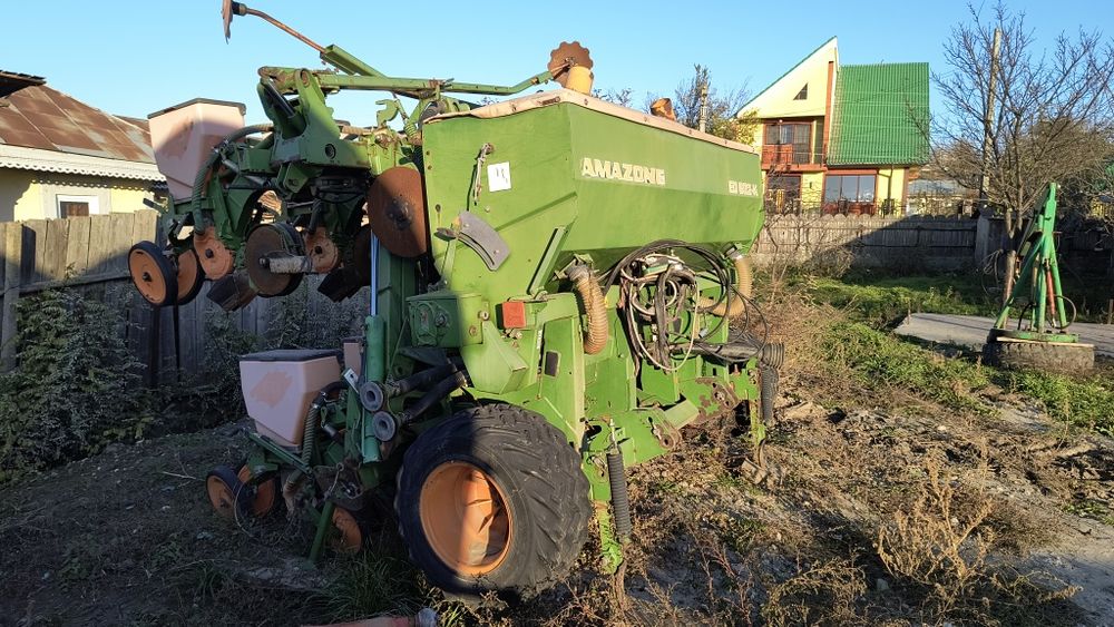 Semănatoare prășitoare Amazone 8r pliabilă