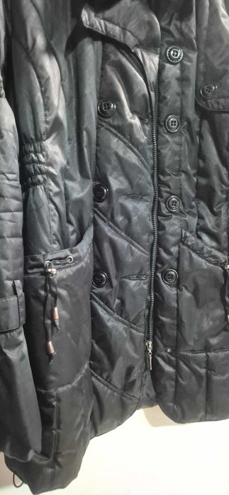 Продавам дамски черни палта.