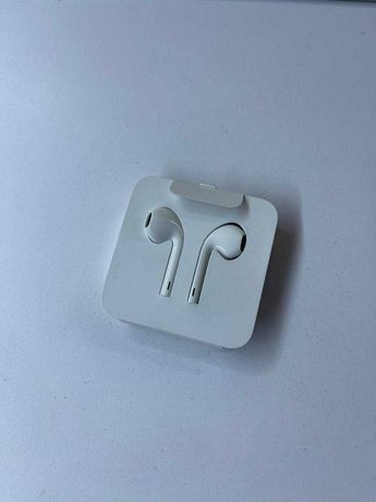 Наушники Apple EarPods 3.5 мм with Remote and Mic