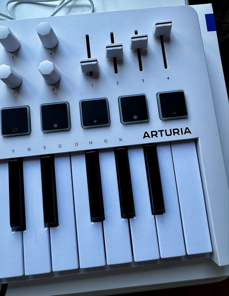 ARTURIA Mini Lab 3 Midi Контролер Ново