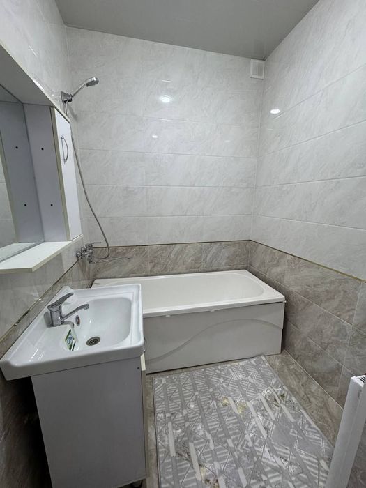 Aeroport tomonda 2 xonali uy sotiladi