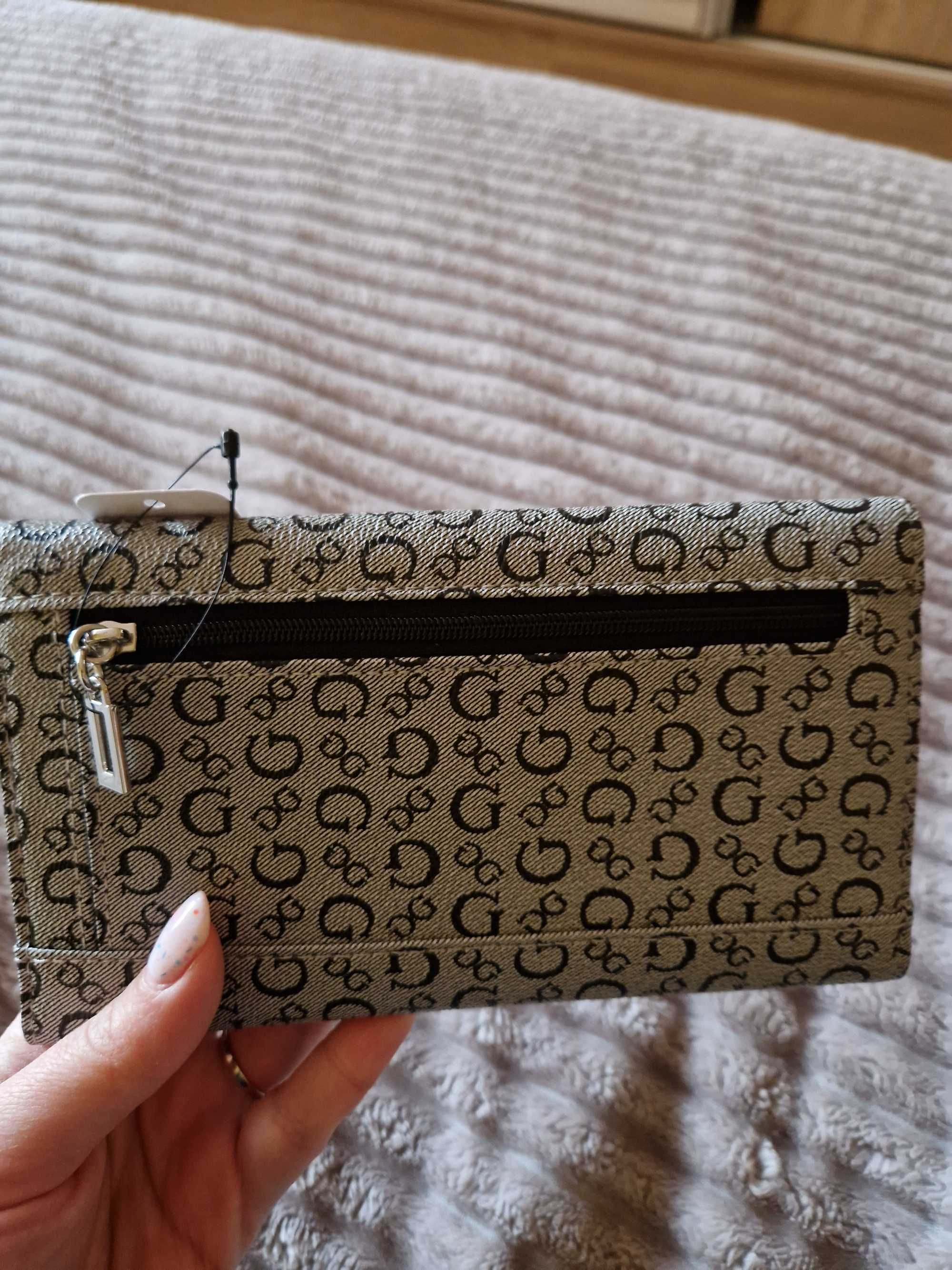 Дамско портмоне Guess