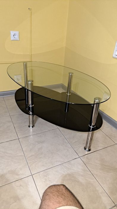 Стъклена холна маса