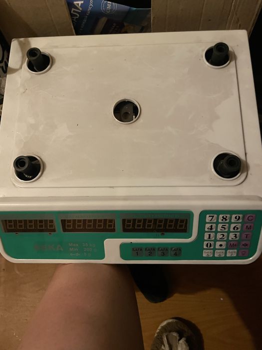 Продаются весы торговые
