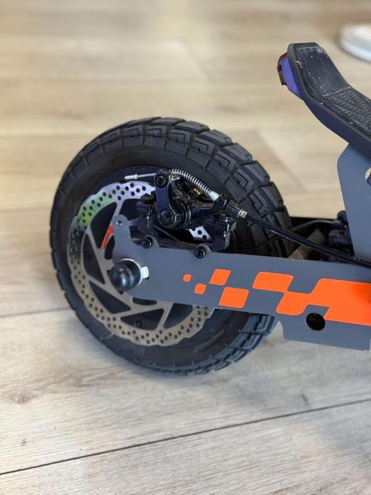 Amanet F28: Trotineta electrica KuKirin G2