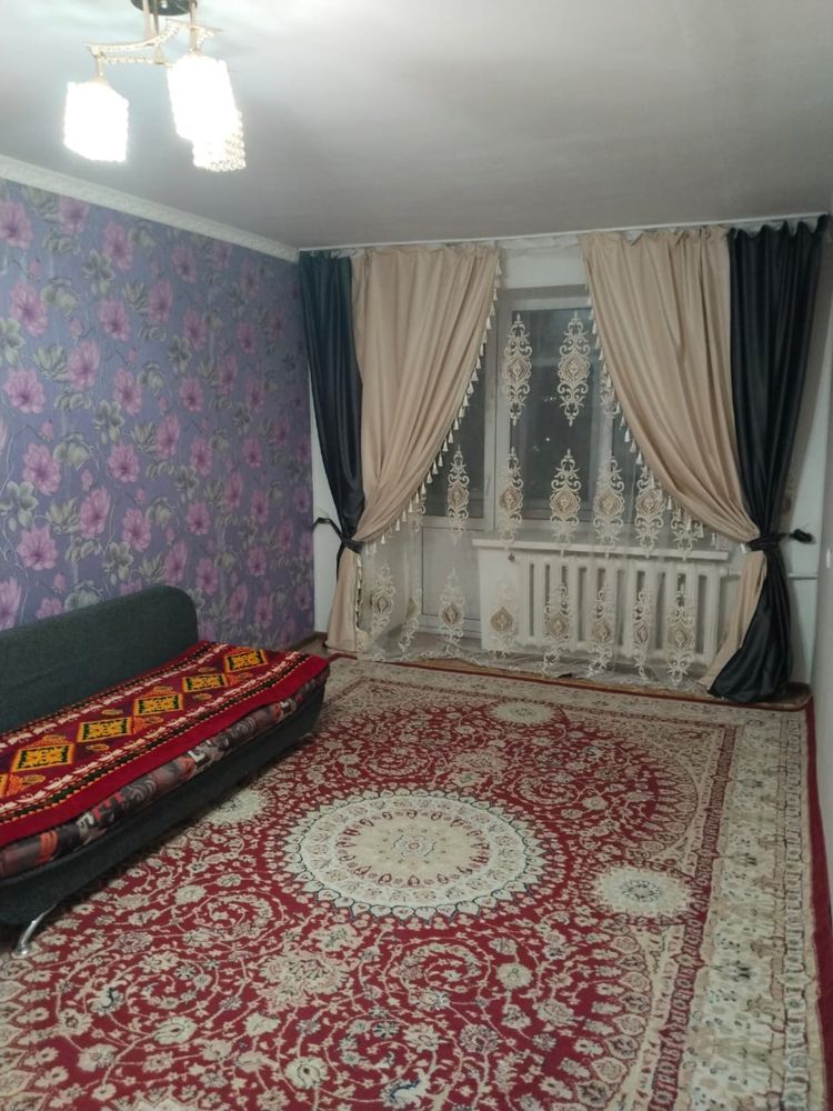 Продам квартиру в центре города (8 мкр.)