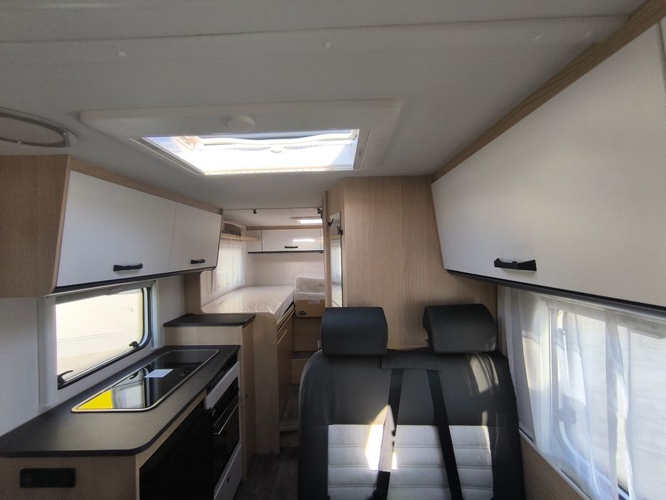 Autorulota Camper Van Sunlight V66 automata in stoc