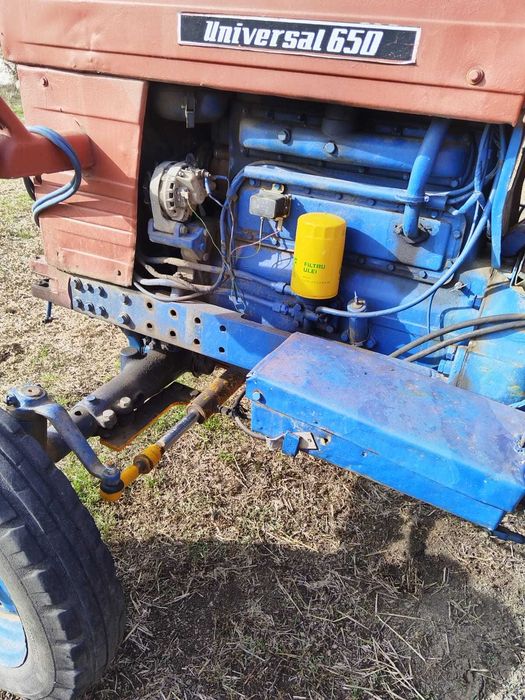 Vând tractor U650