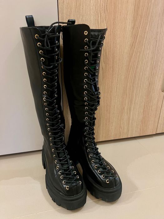 Ботуши от еко кожа с връзки и страничен цип