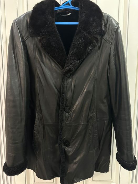 продаю кожаную курту