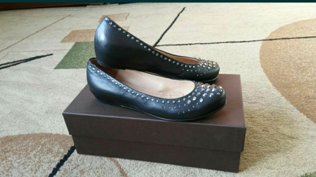 Продам женскую обувь
