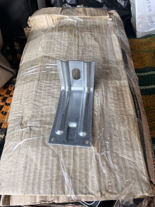 Кронштейн крепёжный с шайбой прокладкой