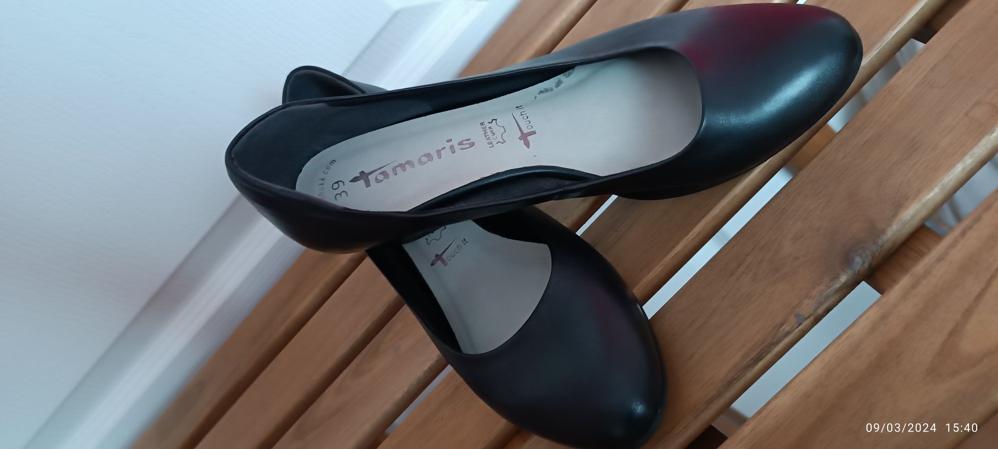 Черни обувки Tamaris