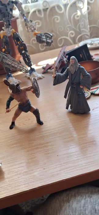 Гандал и Гладиатор фигурки