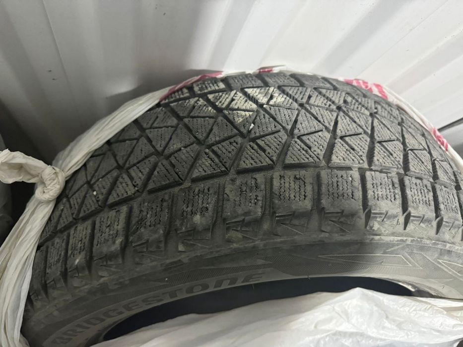 Продам покрышки Bridgestone