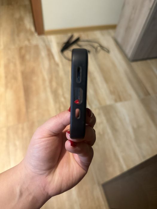 Кейс Guess за iphone 16 pro