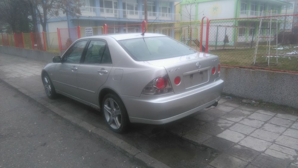 Lexus is 200 на части