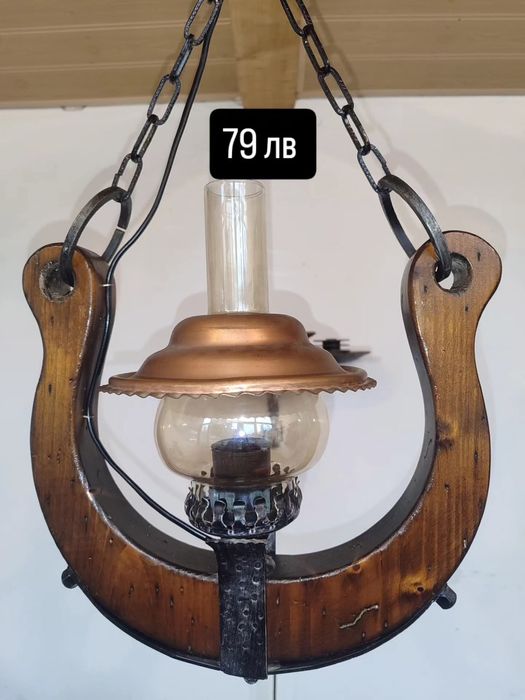 Красив старинен полилей съчетание от дърво, ковано желязо , стъкленица