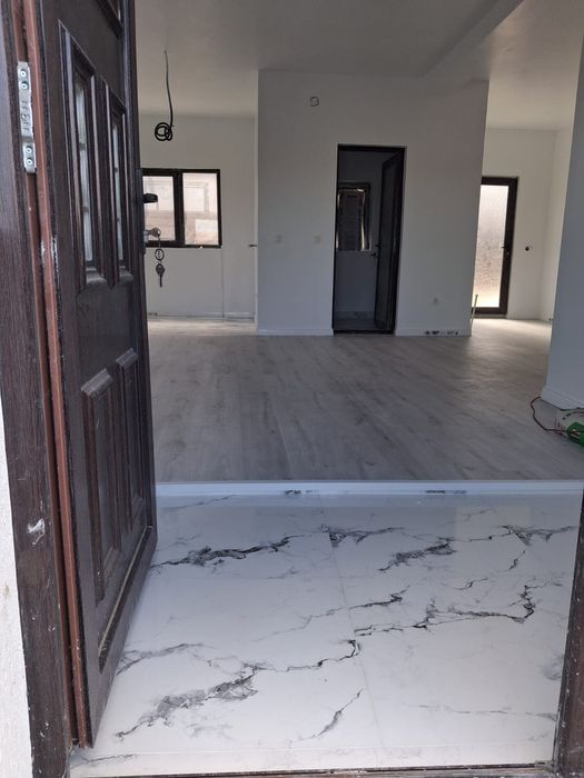 Vand schimb cu apart. casa In Valu lui Traian