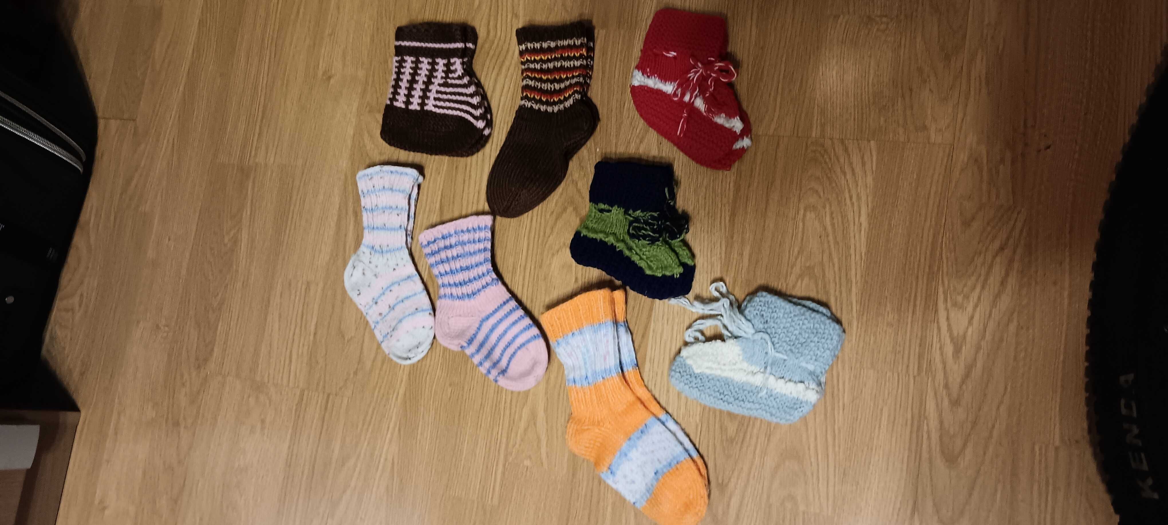 Ръчно плетени чорапи и терлици за деца и възрастни