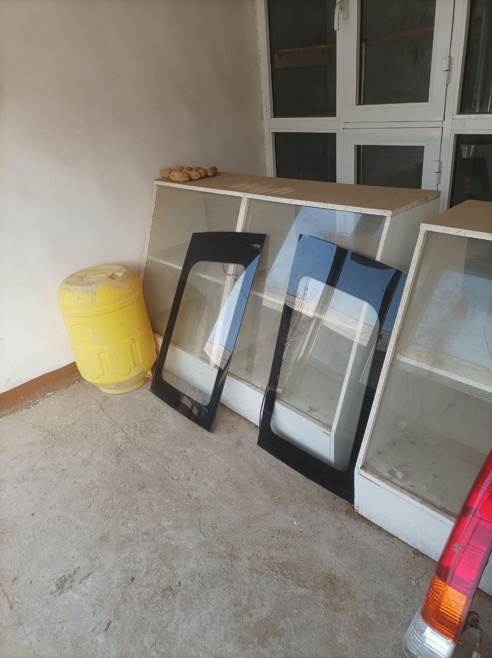 Changan orqa bagaj eshigi