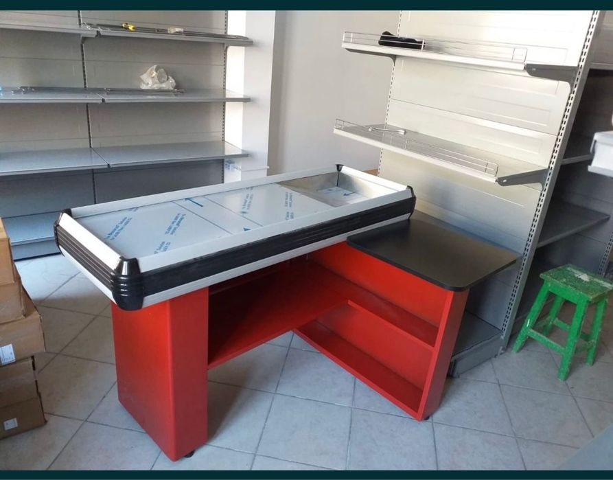 Rafturi metalice pentru magazin