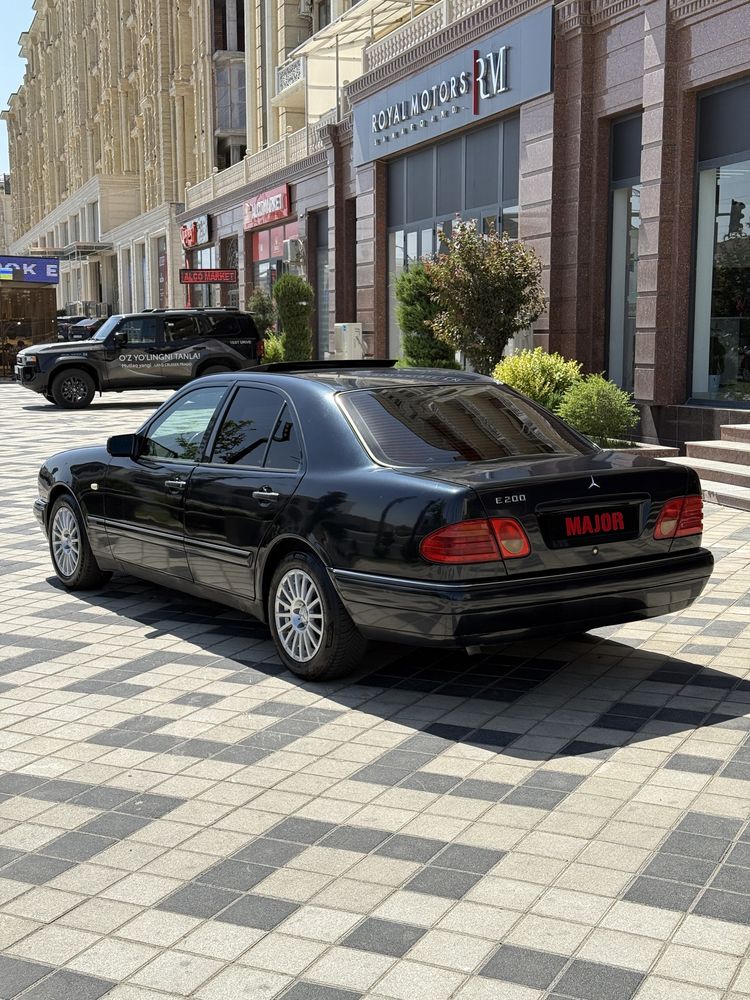 Mercedes w210 E200