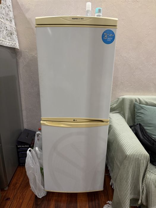 Продаю Холодильник