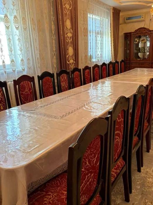 Большой качественный стол