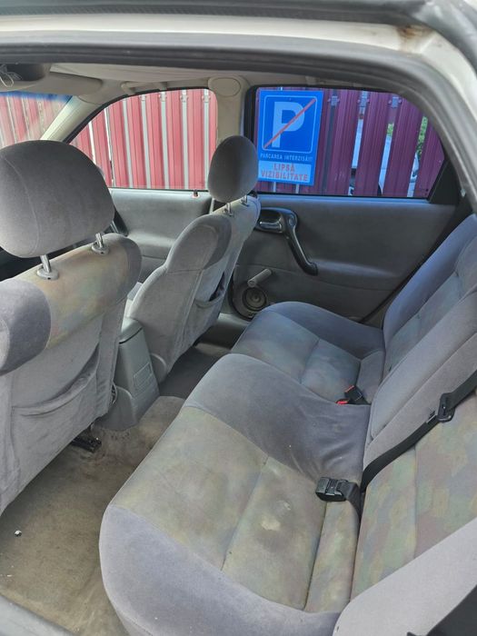Vând Opel Vectra 1.6 benzina