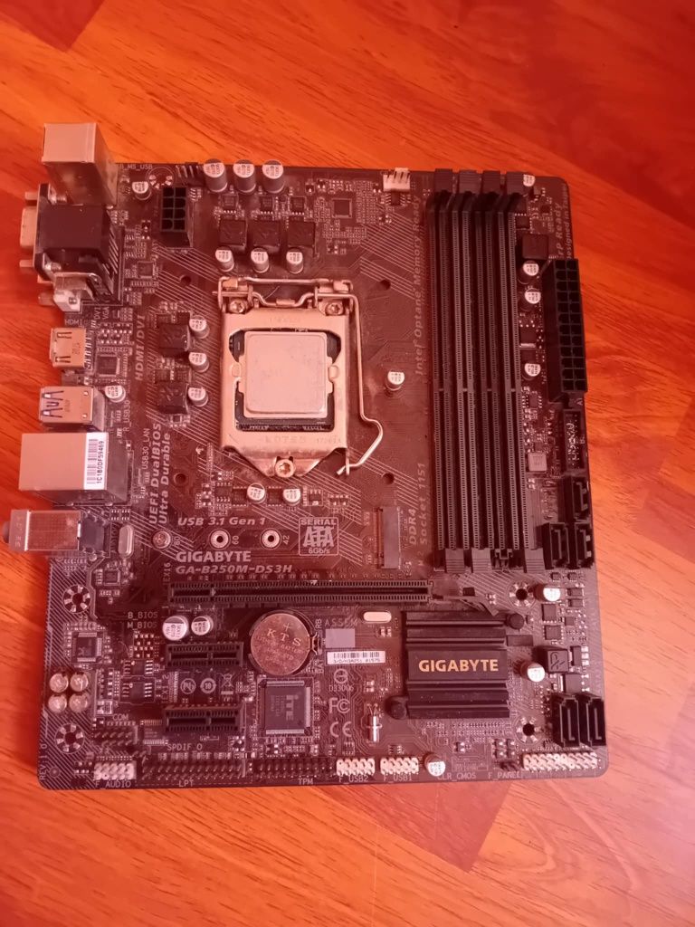 placa de baza gigabyte GA-B250M-DS3H socket lga-1151