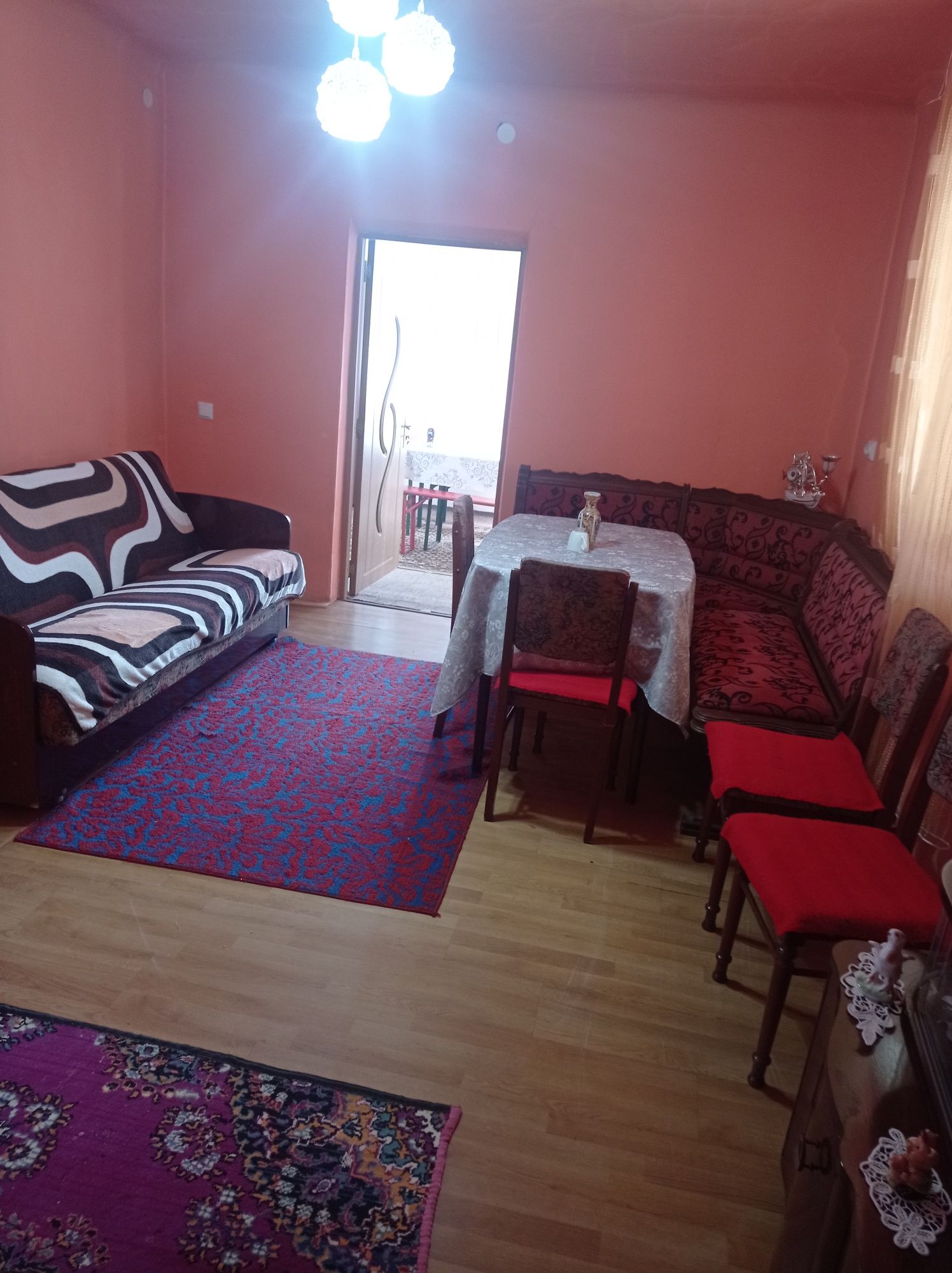 De vânzare casă cu curte