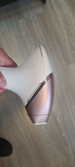 Фотоепилатор Philips lumea Bri977/00