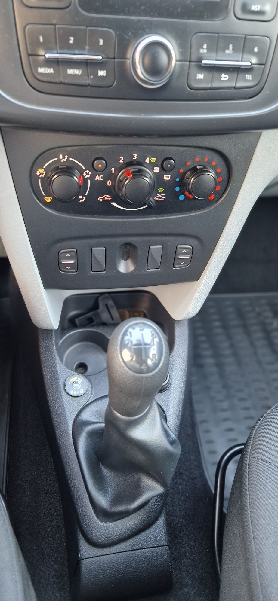 Dacia Sandero 1.2 +Gpl 2013