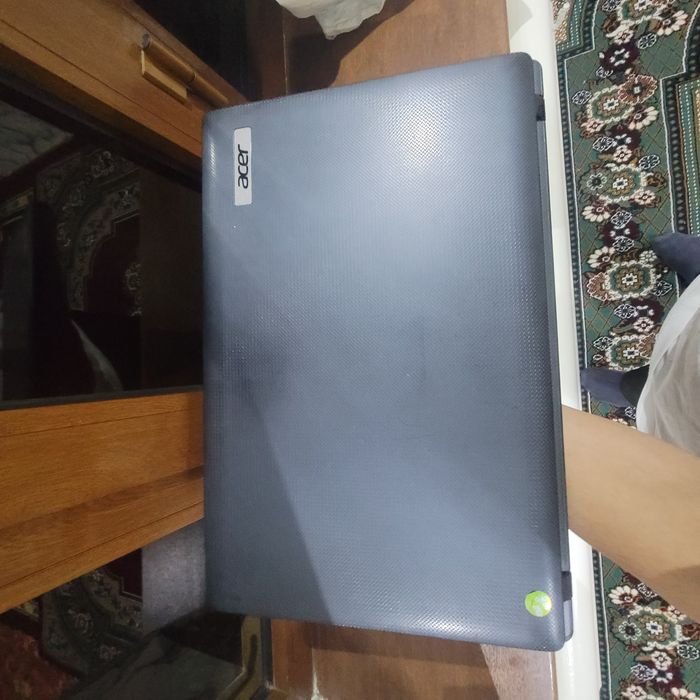 Acer Aspire 5833Z computer