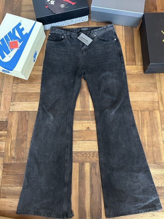 blugi flared balenciaga