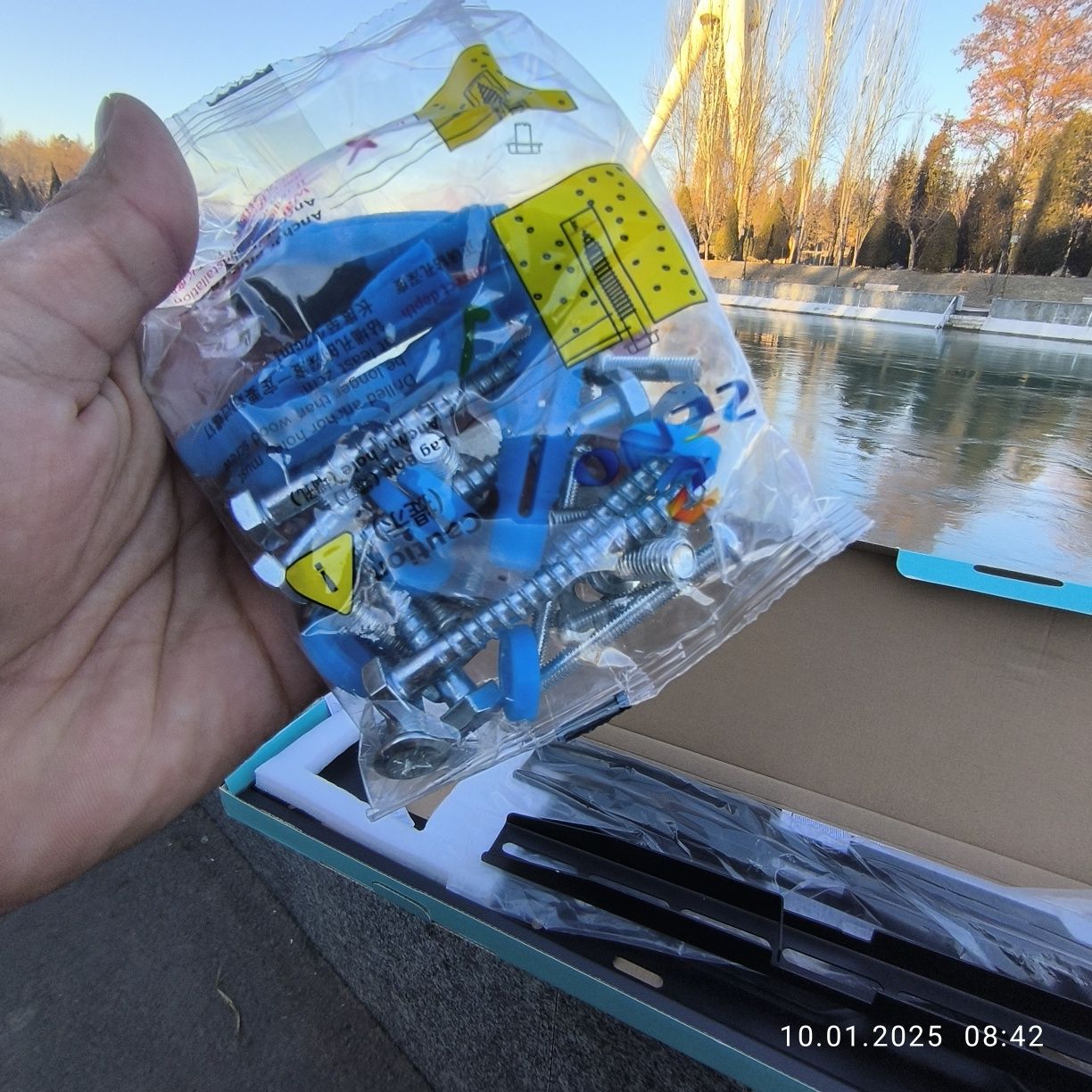 Kronshtein televizor nasteny zeno b110   от65 до120 Дюма