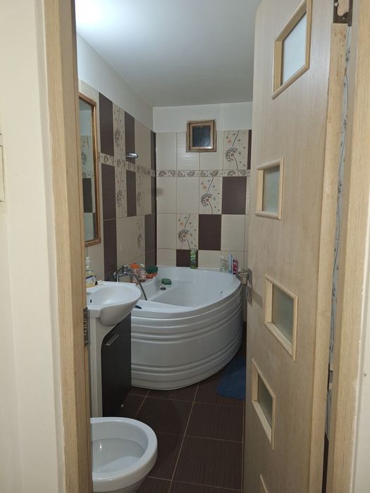 Apartament 3 camere Str Padesu nr 8