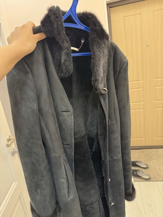 Дубленка черная ниже колена