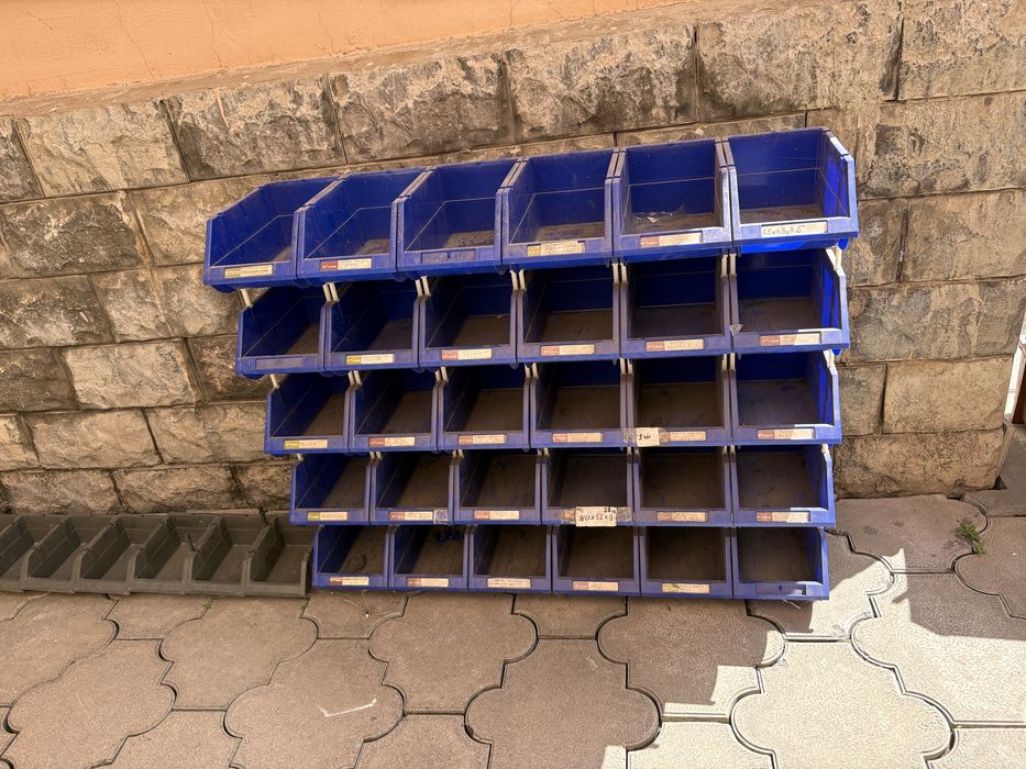 Продам полочки в офис